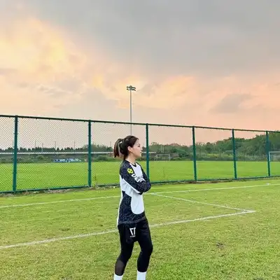 杨亮芳
